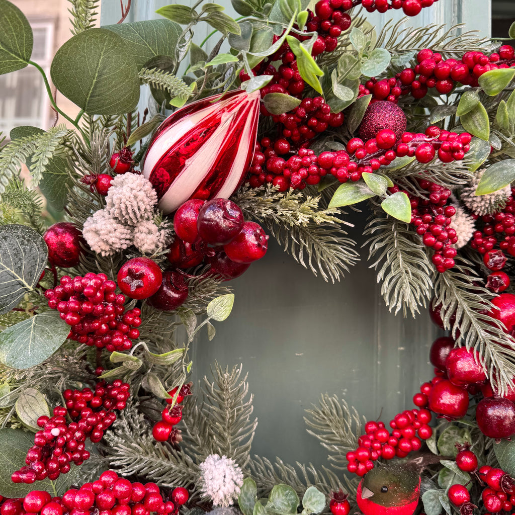 Christmas Wreath | Berries & Baubles red
