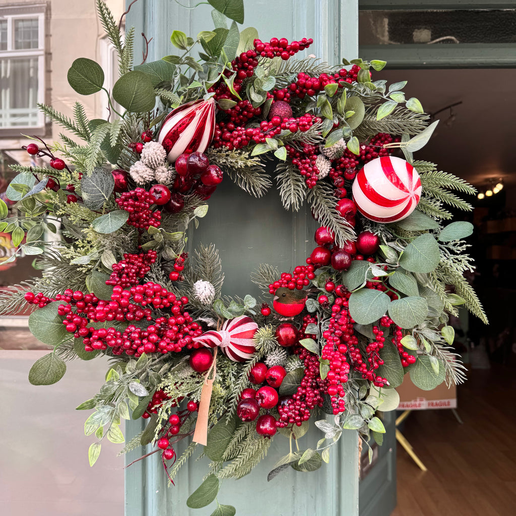 Christmas Wreath | Berries & Baubles red
