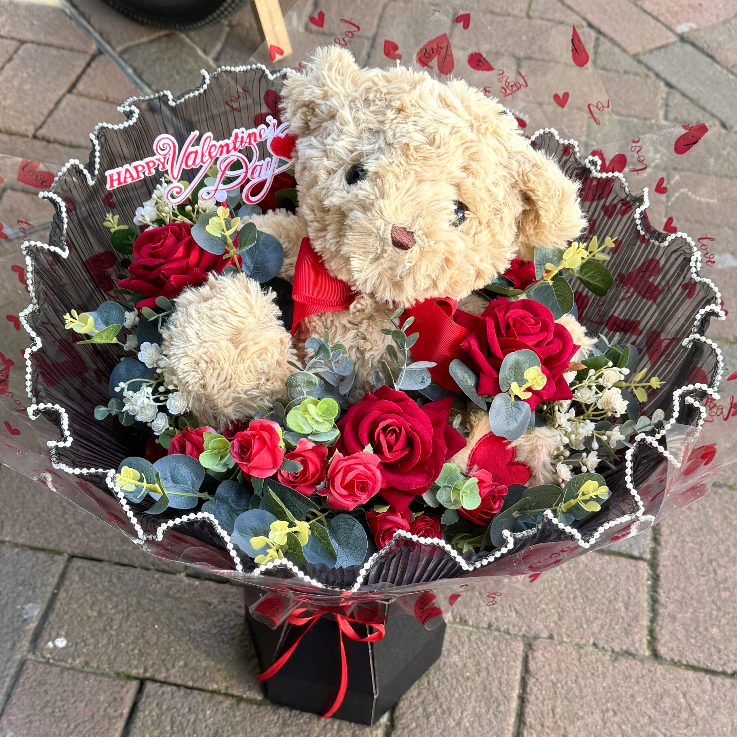 Valentine bouquet with bear - Image 3