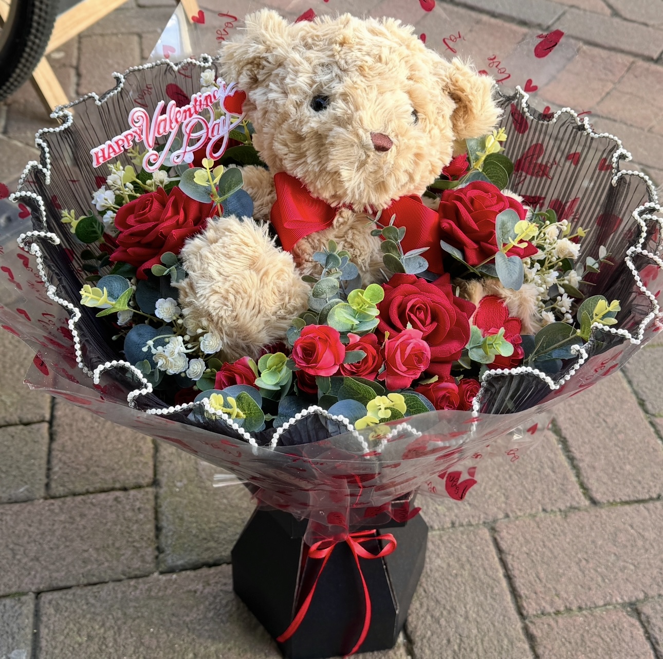 Valentine bouquet with bear - Image 5